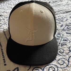 New Era Essentials 59/50 Pro Model Fitted Cap - NWOT